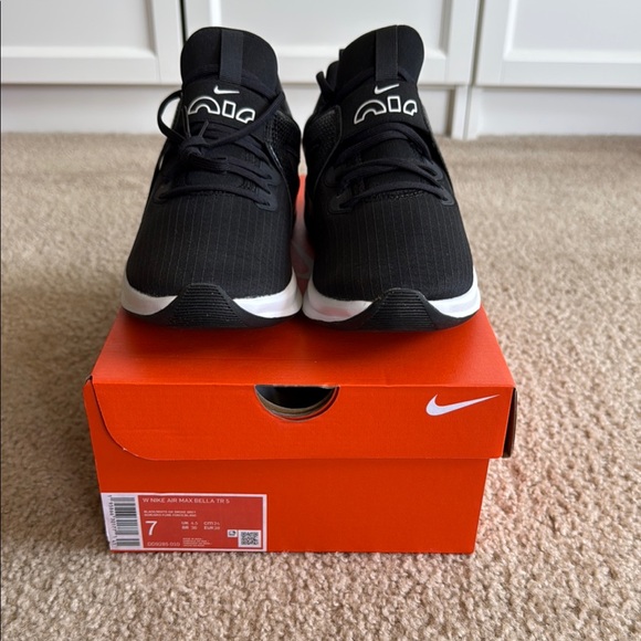 Nike Women’s Air Max Bella TR 5 Training Shoes - sz US 7 - Picture 2 of 5